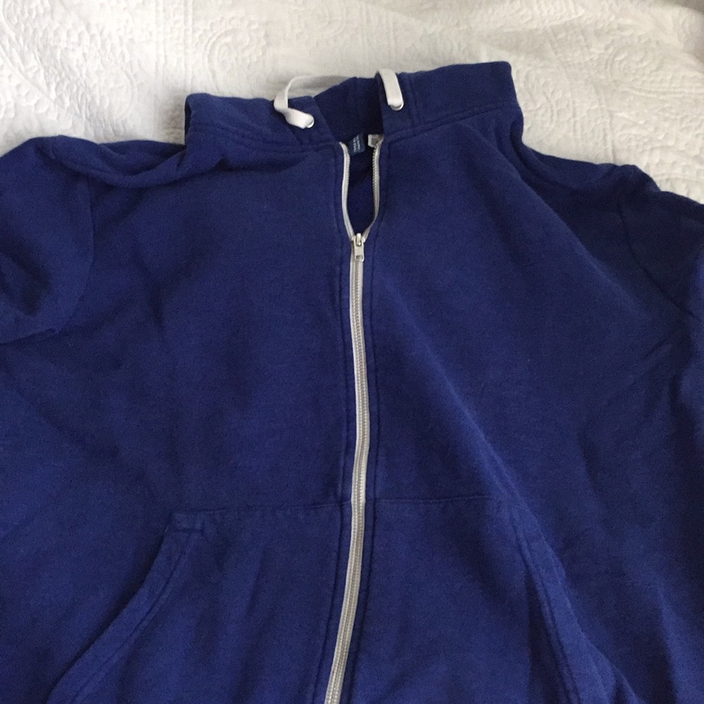 Men’s H&M zip front hooded sweatshirt